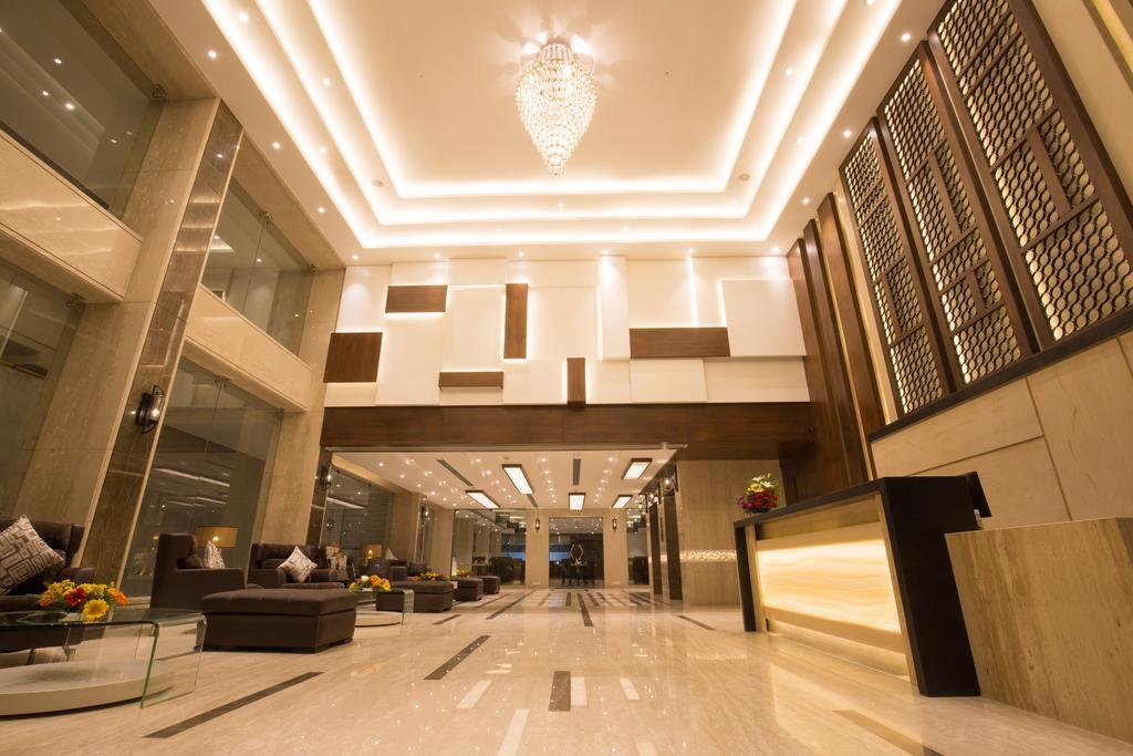 Kiscol Grands Hotel Kojambuttúr Kültér fotó