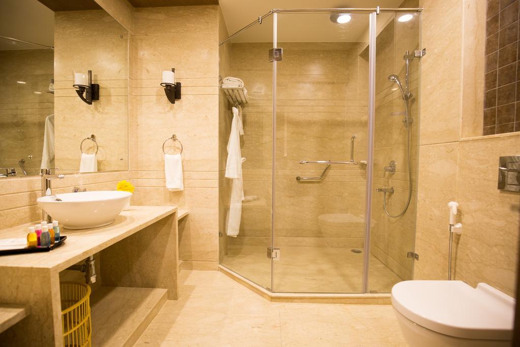 Kiscol Grands Hotel Kojambuttúr Kültér fotó