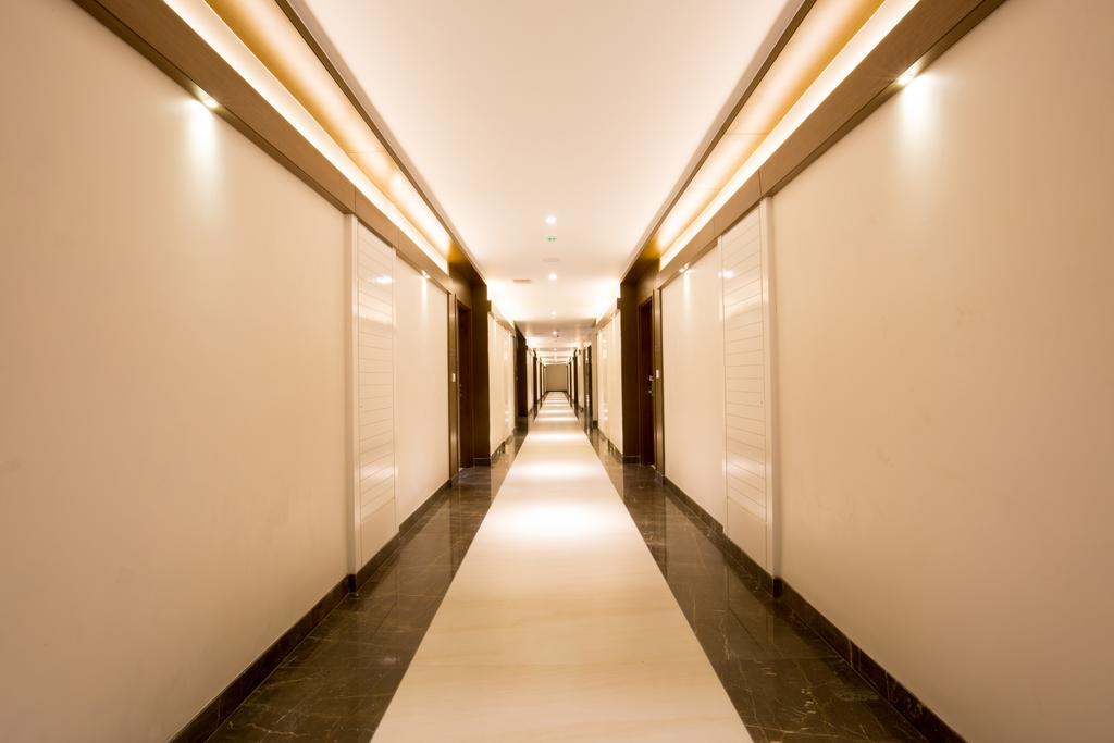 Kiscol Grands Hotel Kojambuttúr Kültér fotó