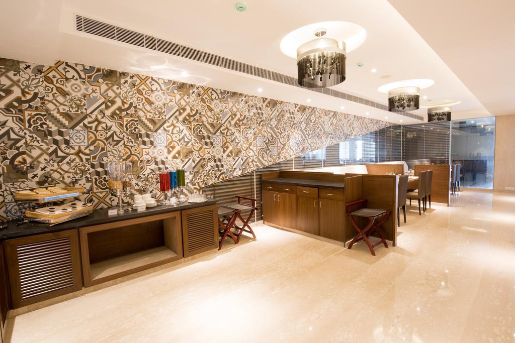 Kiscol Grands Hotel Kojambuttúr Kültér fotó