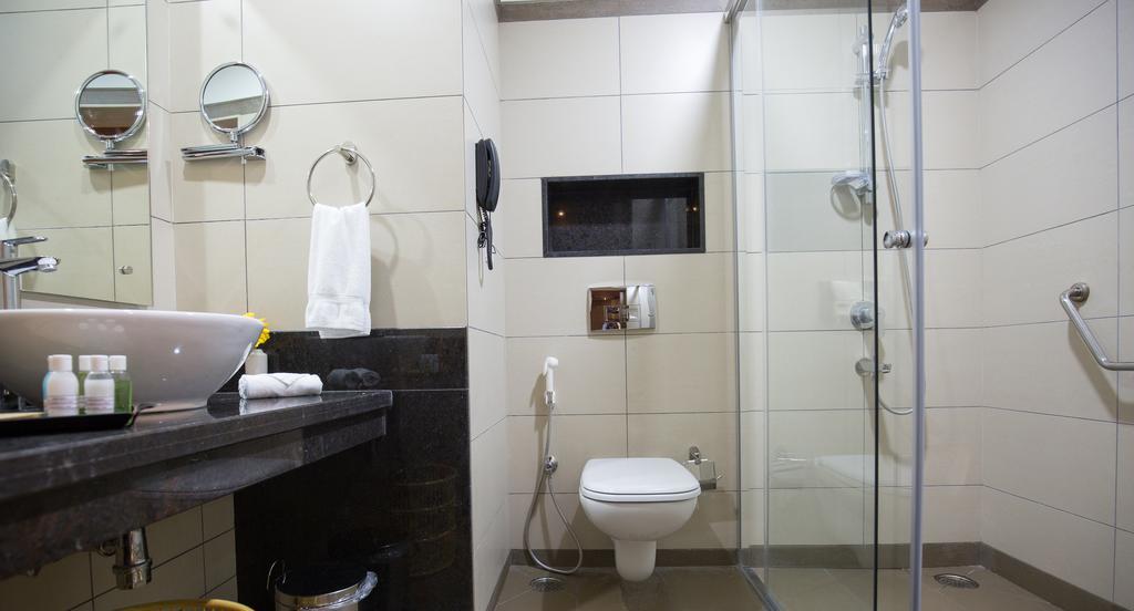 Kiscol Grands Hotel Kojambuttúr Kültér fotó