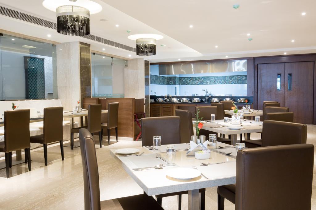 Kiscol Grands Hotel Kojambuttúr Kültér fotó