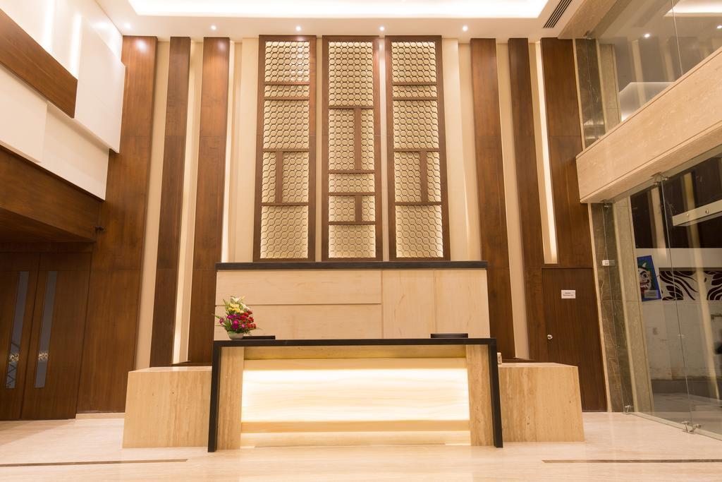 Kiscol Grands Hotel Kojambuttúr Kültér fotó