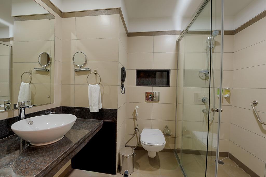 Kiscol Grands Hotel Kojambuttúr Kültér fotó