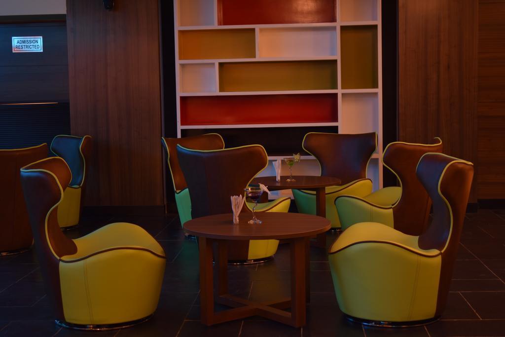 Kiscol Grands Hotel Kojambuttúr Kültér fotó